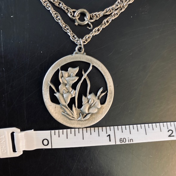 Vintage Pewter Floral Necklace - Picture 9 of 11